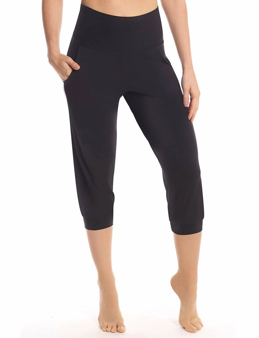 Reve Doll Essentials Commando Butter High Rise Capri Joggers