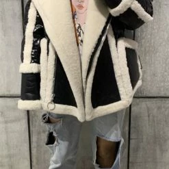 Influencer Style Jessica Bara Makayla Shearling Oversized Coat