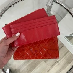 ReveBoutique Chanel Pre-Owned Timeless/Classique Patent Leather Wallet
