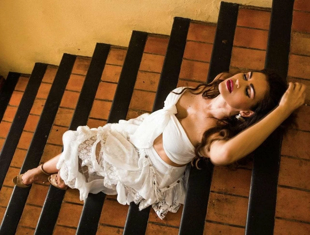 Jessica Bara Paityn Two Piece Ruffle Set