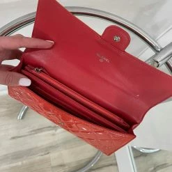 ReveBoutique Chanel Pre-Owned Timeless/Classique Patent Leather Wallet