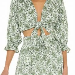 Jessica Bara Nejra Floral Tied Top And Shorts Two Piece Set