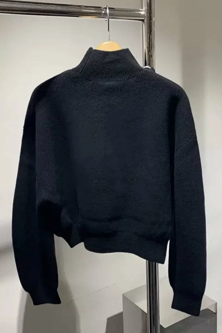 Jessica Bara Corey Chain Long Sleeve Cropped Sweater