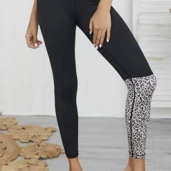 Jessica Bara Becka Leopard Sports Bra And Legging Two Piece Set