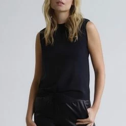 Commando Faux Leather Relaxed Short