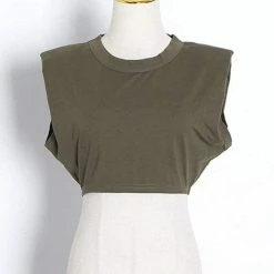 Influencer Style Jessica Bara Nelly Sleeveless Cropped T-shirt