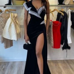 Jessica Bara Cruella One Shoulder Velvet And Pearl Gown