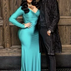 Influencer Style Jessica Bara Brunney Long Sleeve Gown