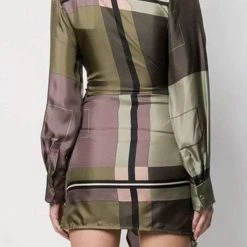 Influencer Style Jessica Bara Tommy V Neck Geometric Print Mini Dress