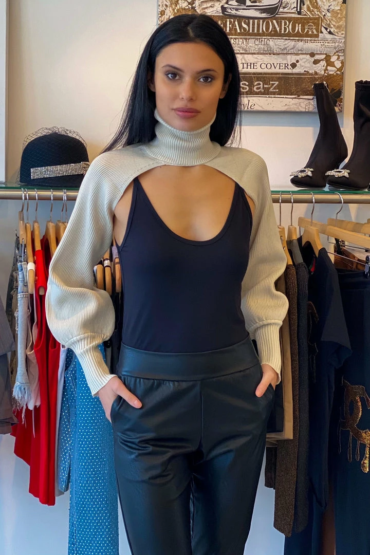 Jessica Bara Kingsley Turtleneck Knit Extreme Crop Top Influencer Style