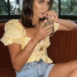 Influencer Style Jessica Bara Agnes Bowknot Puff Sleeve Top